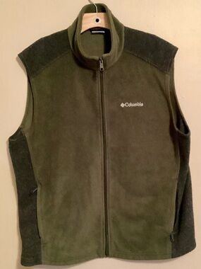 Columbia  XL Two Tone Olive Green & Gray Fleece Full Zip Vest